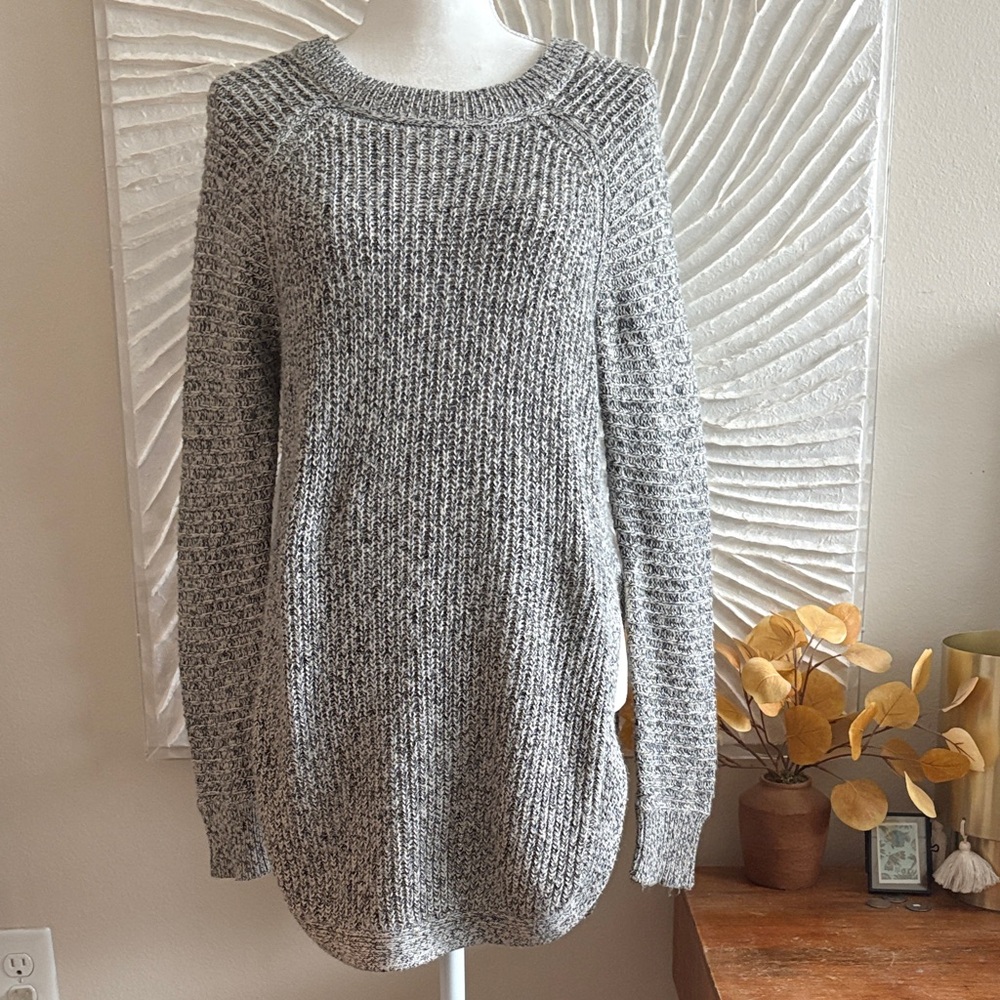 Bloomingdale’s Aqua Gray Marled Crewneck Sweater